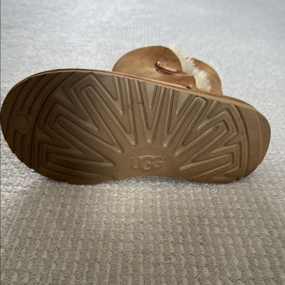 Ugg Shearling Kids Boots - Picture 7 of 8